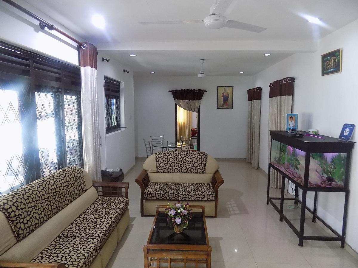 Alexandra Family Villa Negombo Exterior foto