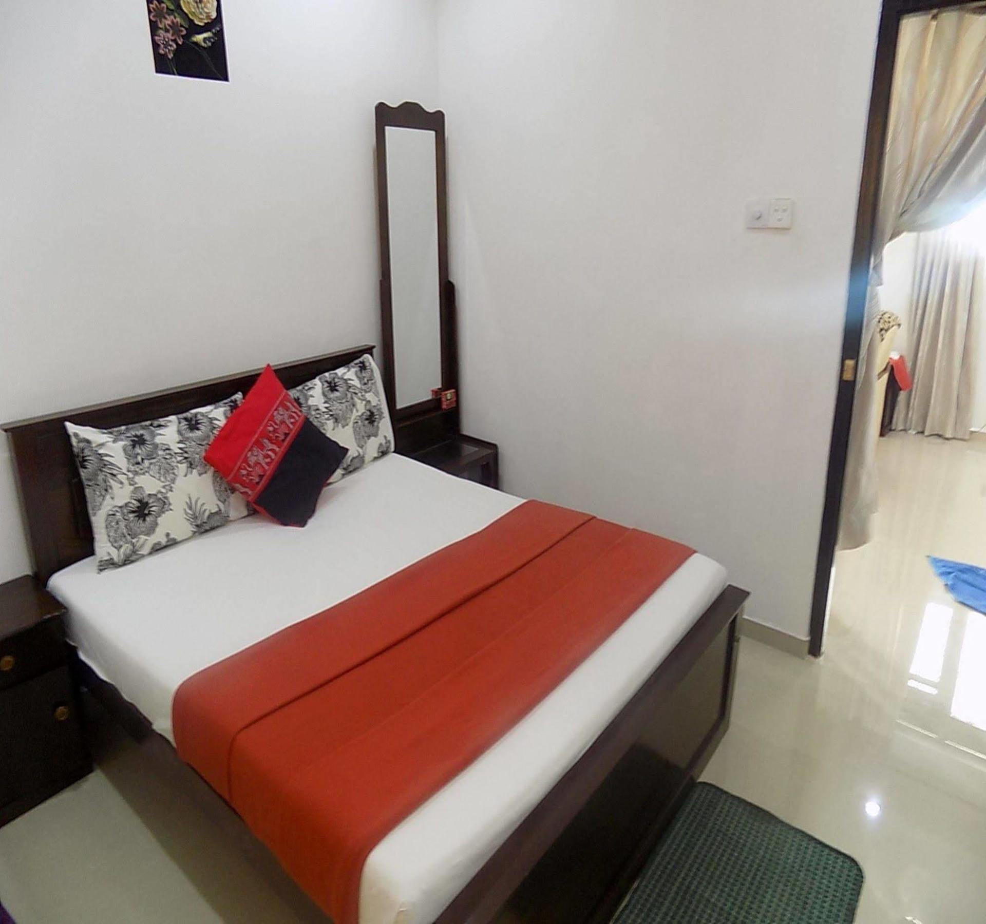 Alexandra Family Villa Negombo Exterior foto